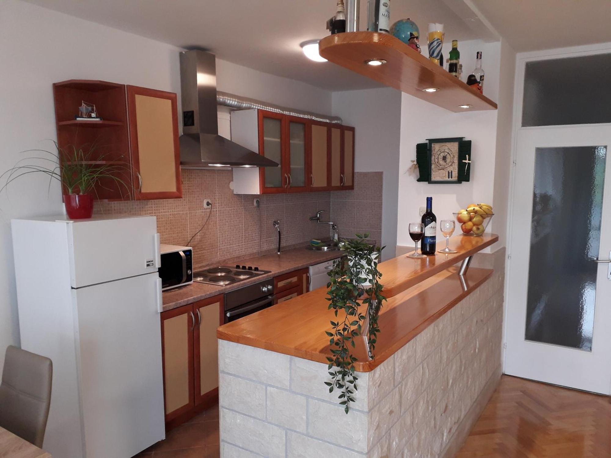 Luno Apartment Omiš Екстериор снимка