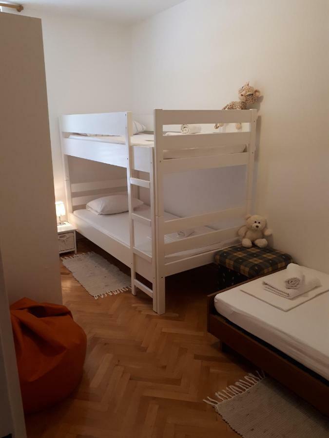 Luno Apartment Omiš Екстериор снимка