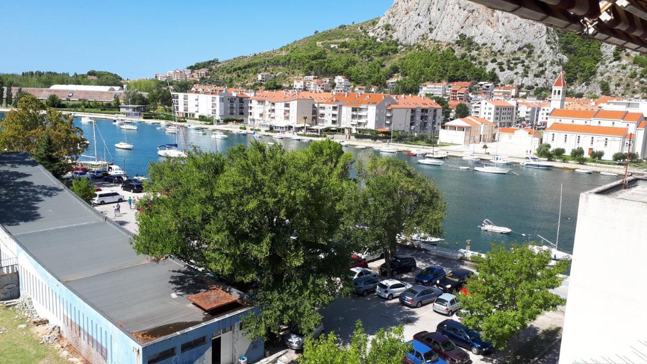 Luno Apartment Omiš Екстериор снимка